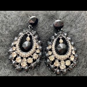 ❤️ Black and white earrings from Saks fifth Avenue